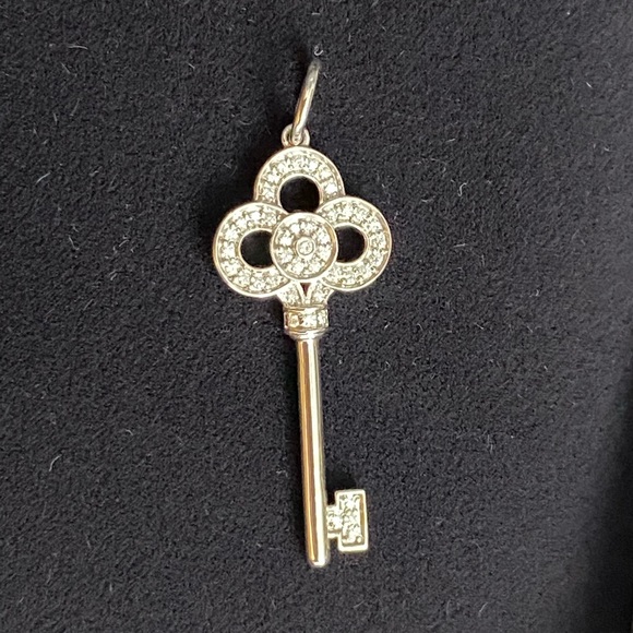 NEW Tiffany mini crown key pendant - Picture 3 of 6